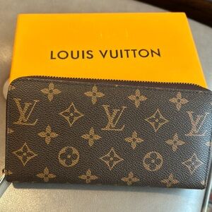 LOUIS VUITTON Zippy Brown Monogram Canvas Wallet